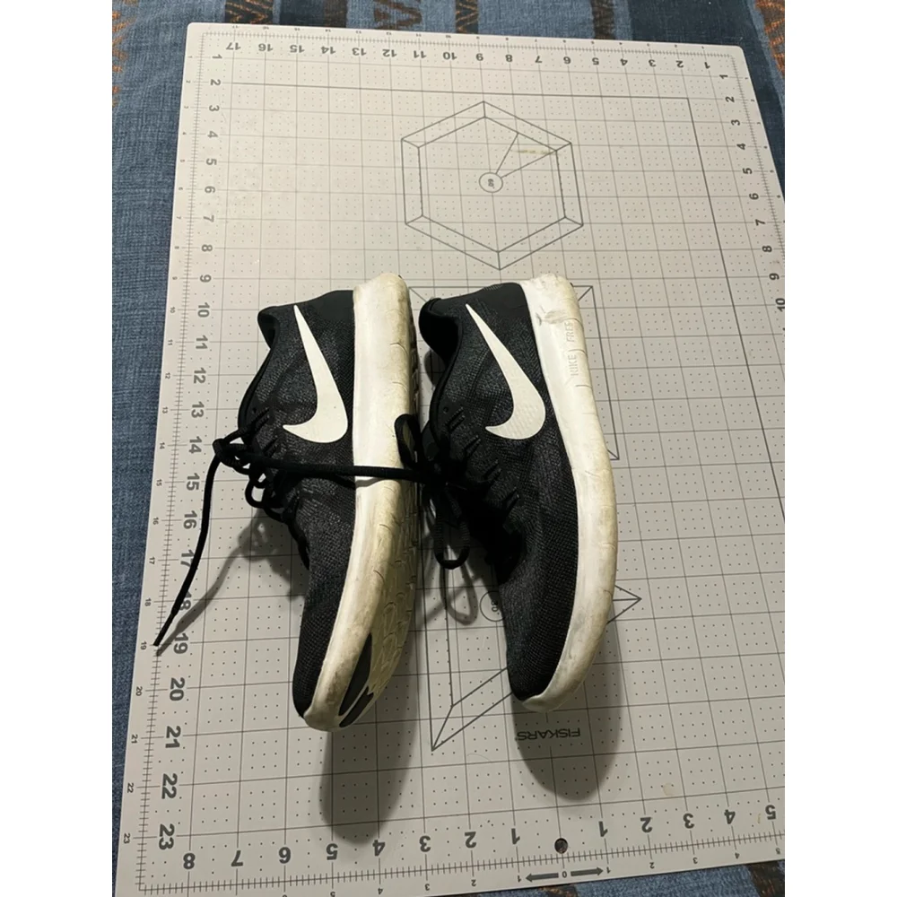 Men's Nike Running Shoes Size 9.5 Black